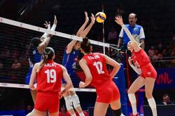 开云体育娱乐-包含法国女排队员团结一心，展现实力的词条