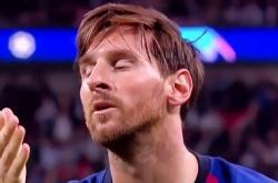 开云体育官方-梅西再展神技，巴萨取得欧冠胜利