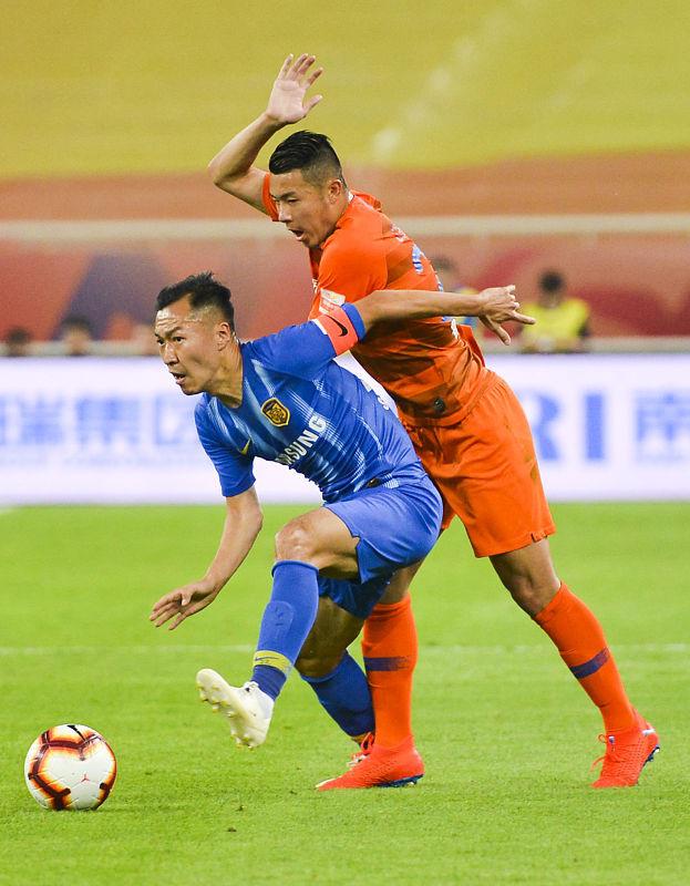 苏宁客场战平河北，保持不败局面