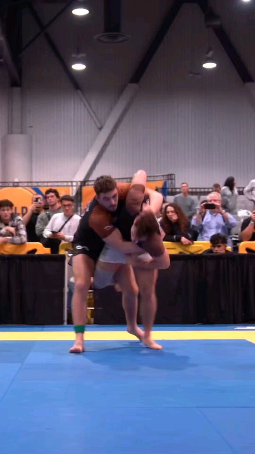 体操赛场上技艺超群，巴西队意外失误令人唏嘘的简单介绍