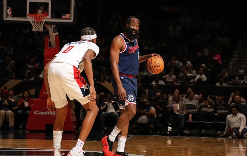 快船大胜凯尔特人,继续不败 快船大胜凯尔特人,继续不败