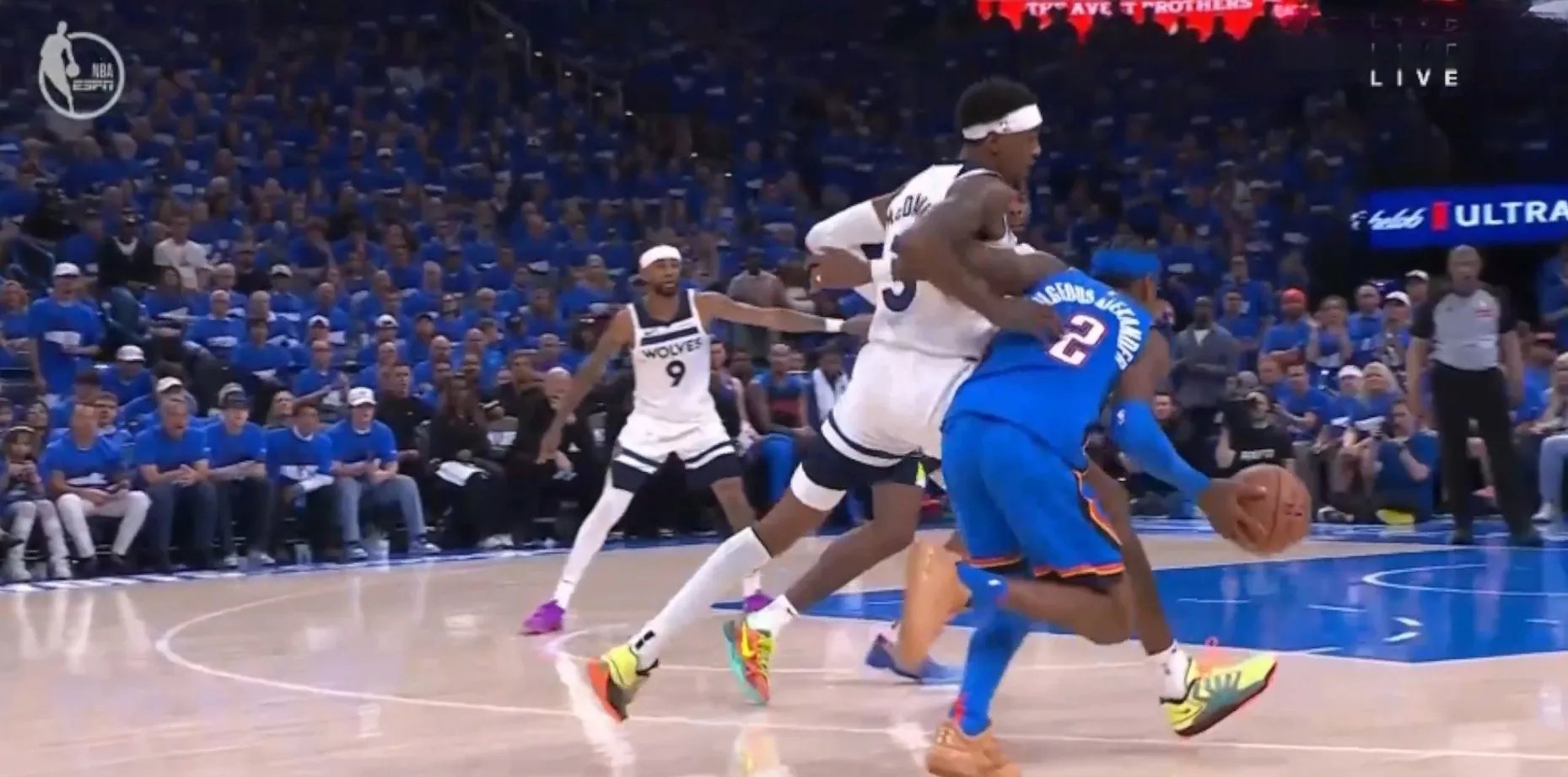 关于76人击败黄蜂，西蒙斯上演背靠背砍20+的信息