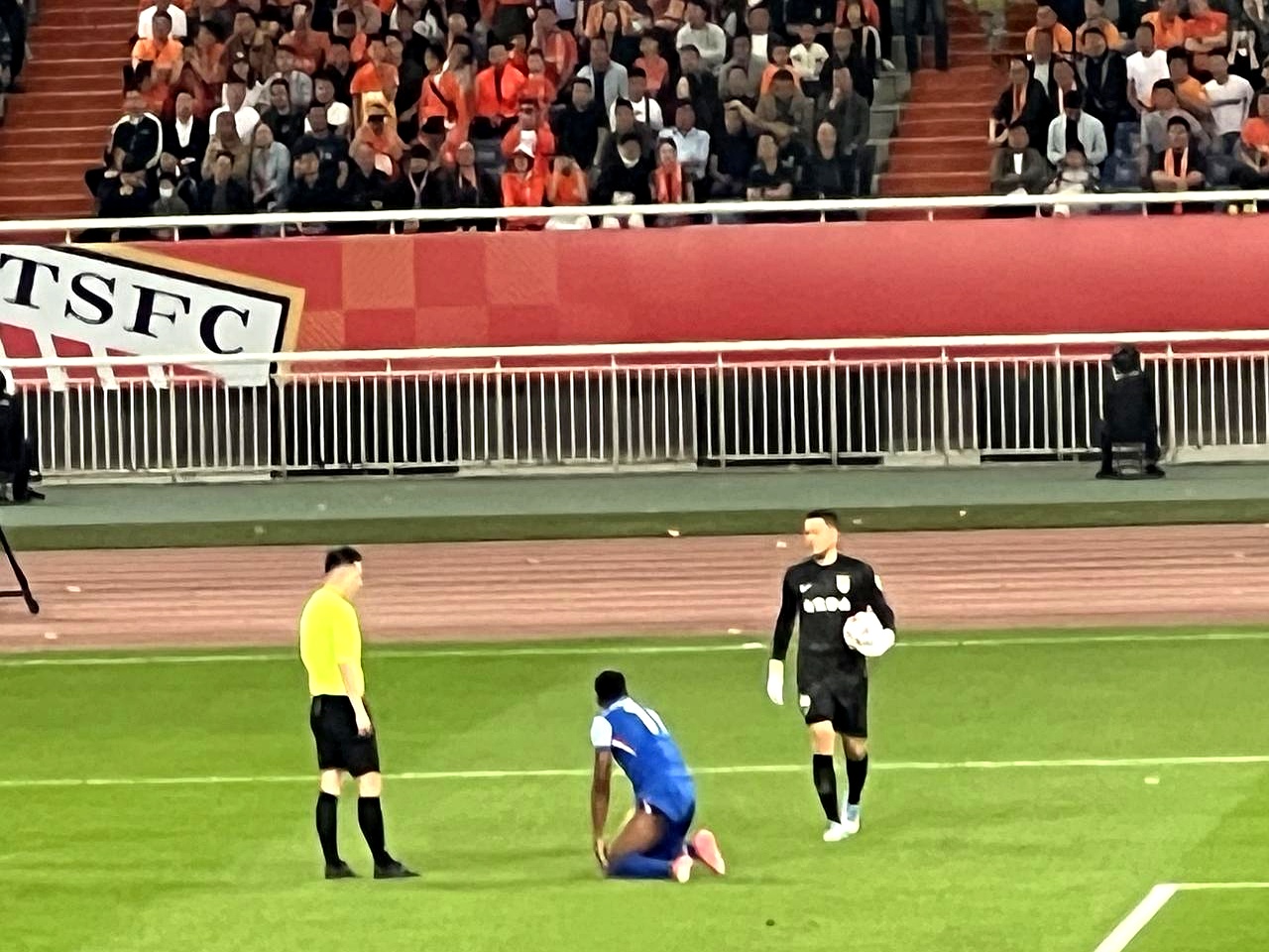 申花客场逼平鲁能，保持不败