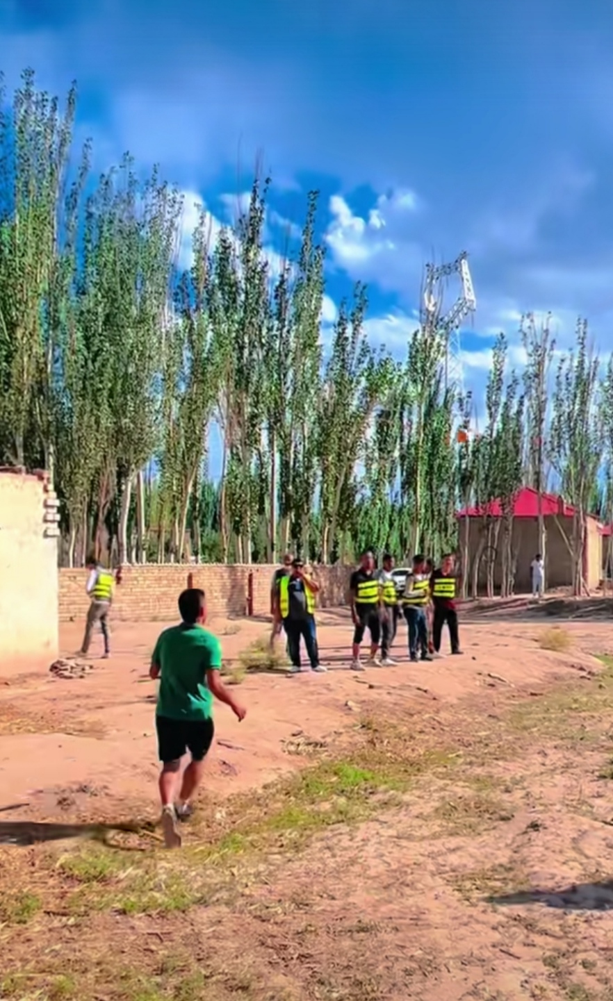 球场瞬间神气,球员精湛球技尽显锦绣!的简单介绍 球场瞬间神气,球员精湛球技尽显锦绣!的简单介绍