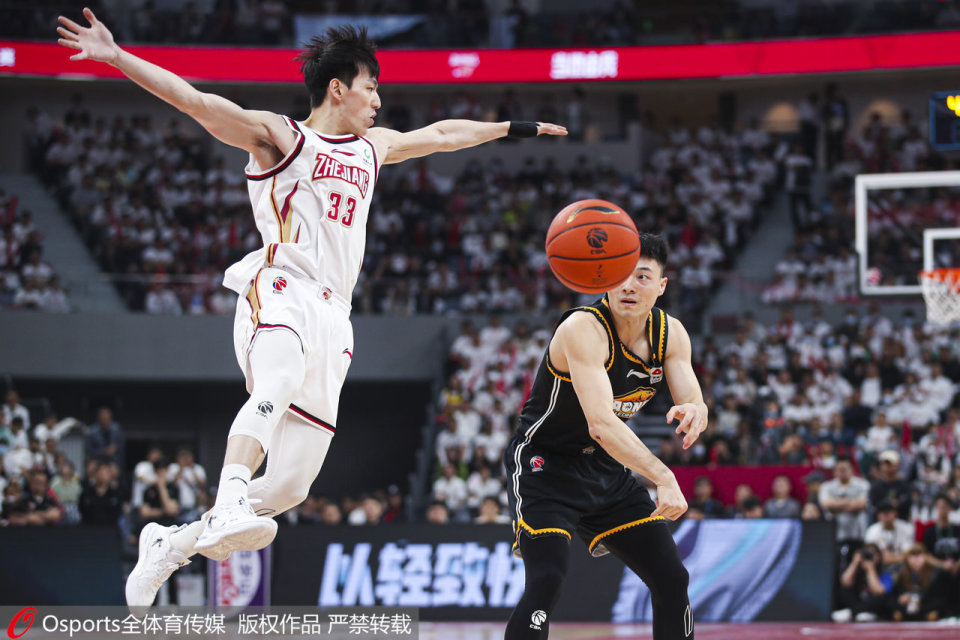 天津男篮客场击败辽宁,取得关键胜利 天津男篮客场击败辽宁,取得关键胜利