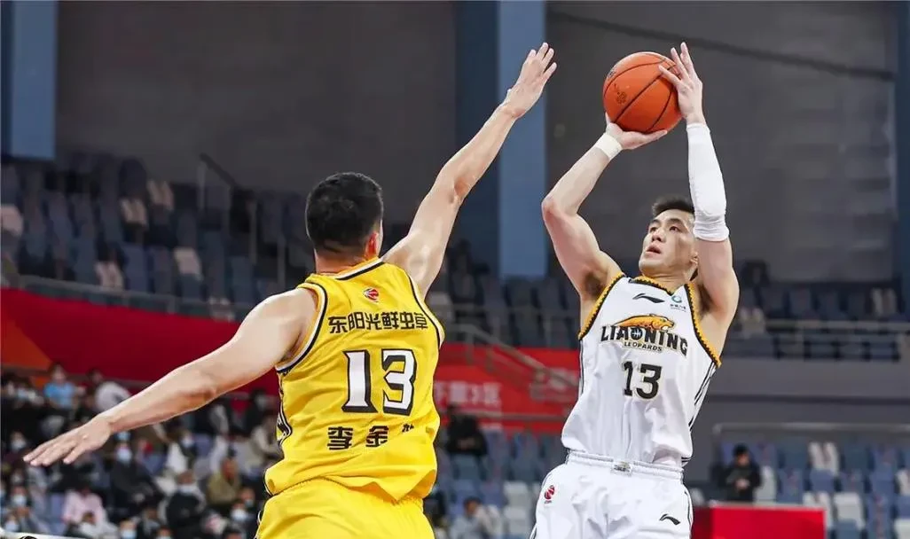 天津男篮客场击败辽宁,取得关键胜利 天津男篮客场击败辽宁,取得关键胜利