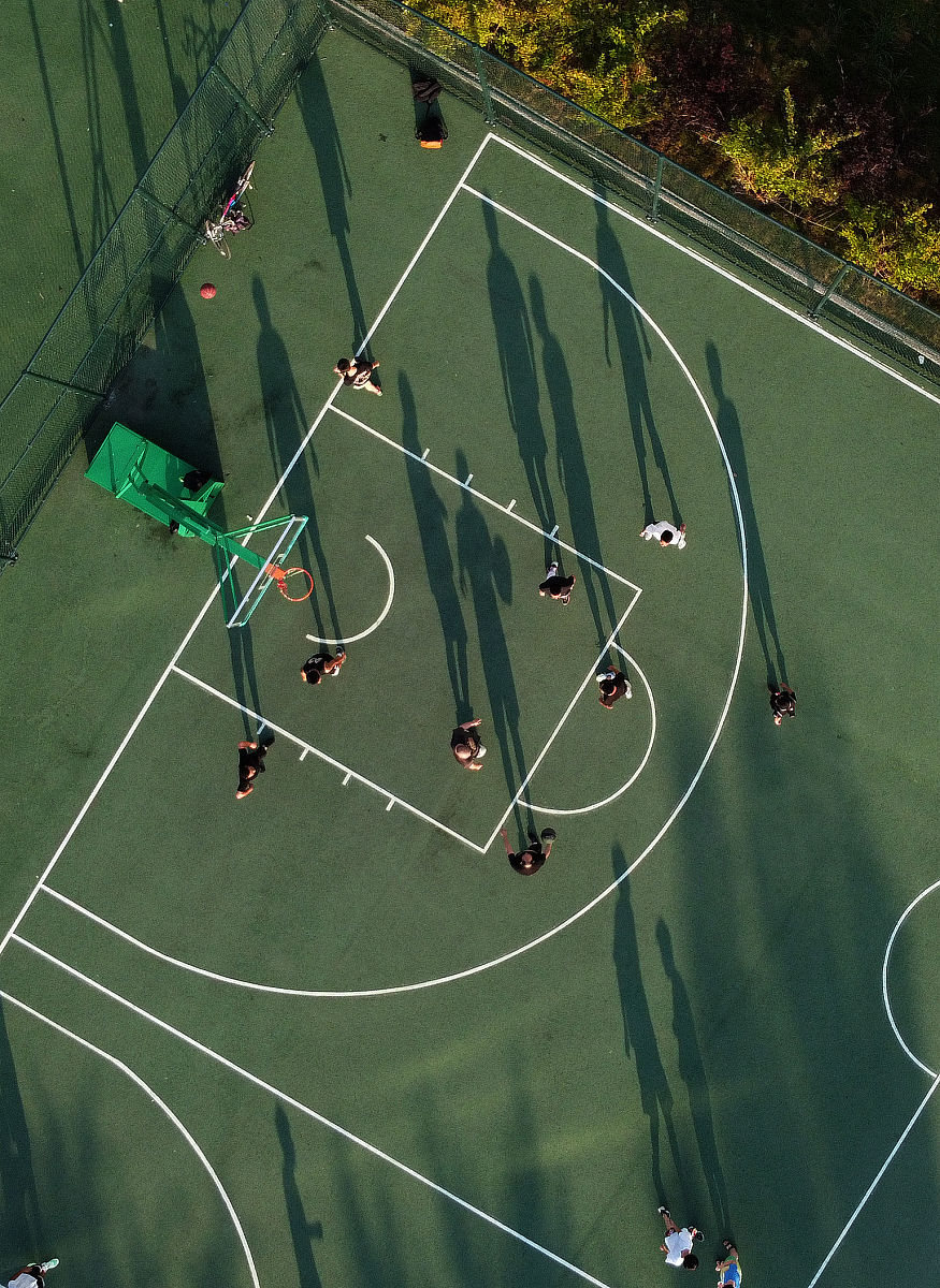 球场风云变幻，行云流水般的表现的简单介绍