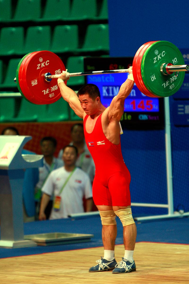 南美选手在举重比赛中展示实力,夺得多面金牌 南美选手在举重比赛中展示实力,夺得多面金牌