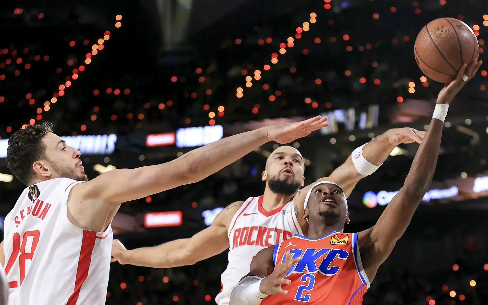 雄鹿队主场大胜领跑西部排名！的简单介绍