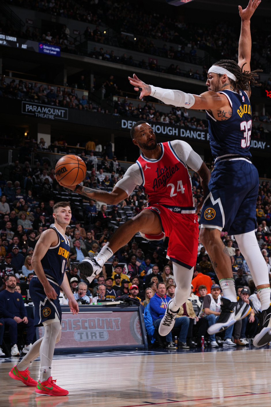 关于NBA联赛精彩剧情频现，球员表现抢眼引关注的信息